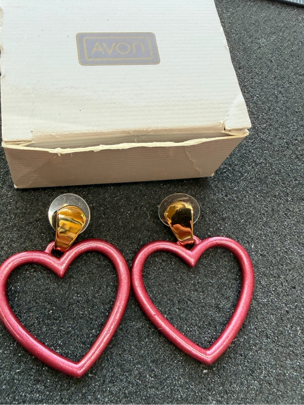 Vintage Avon Heart Dangle Earrings